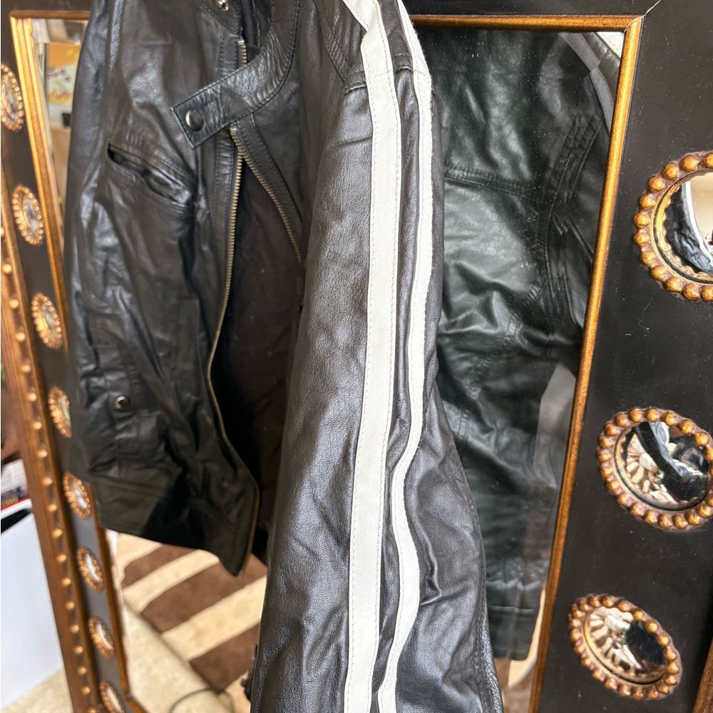 ASOS Black Leather Bomber Jacket - Picture 3 of 3
